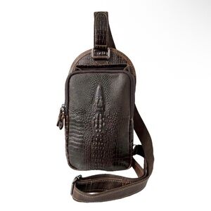 Travel Sling NWOT Sm Gator/Croc
Embossed Leather Shoulder